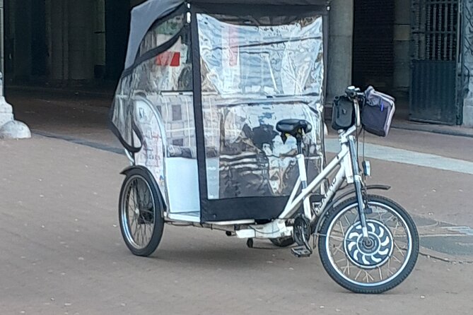 1 hour Amsterdam City Tour in Pedicab - Rembrandtplein energy, then Dam Square’s bigger-stage feeling