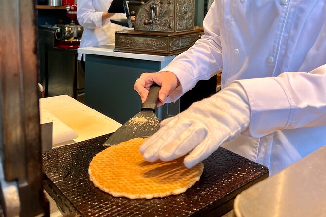 10 Tastes of Amsterdam: Food Tour by UNESCO Canals and Jordaan - If your group has dietary needs: vegetarian, pescatarian, gluten-free, and timing