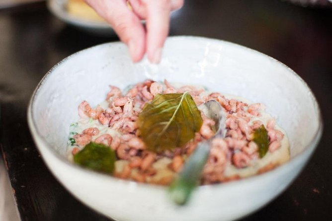 3-course Dutch Dinner in Canal House Overlooking River Amstel - Who this experience is best for