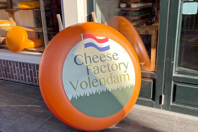 4h Private Tour from Ams to Volendam and Marken- Electric Car - Marken: lighthouse views, apple pie time, and wooden shoe craft