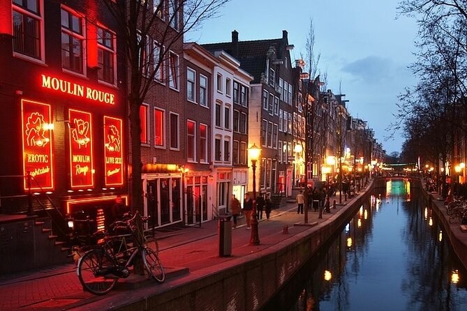5 hrs Golden Age Amsterdam Private Walking Tour With Local Guide - Royal Palace, Nieuwe Kerk, and the National Monument: power made visible