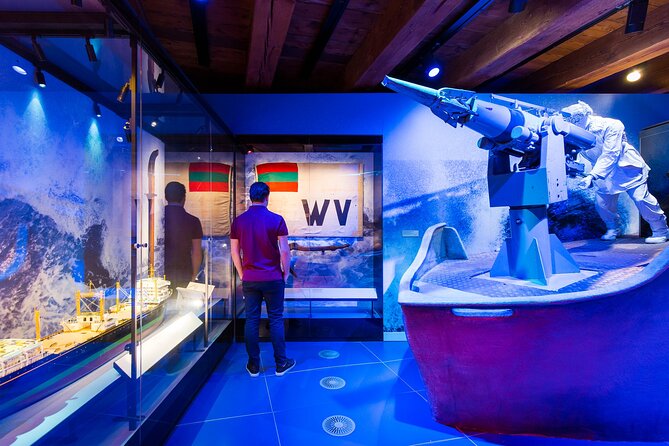 75 minute Blue Boat Company City Canal Cruise and Maritime Museum - Who this combo fits best