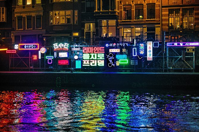 90-min Amsterdam Light Festival Tour - Live skipper commentary: what you learn while you glide
