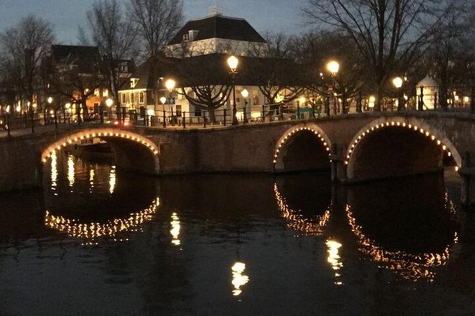 90-min Amsterdam Light Festival Tour - Drinks on board: an easy way to make it feel cozy