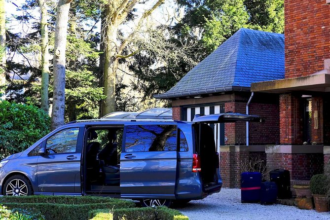 Airport Private Transfer: Schiphol Airport ↔ Amsterdam City - Comfortable Business Class Ride, Plus WiFi and Luggage Help