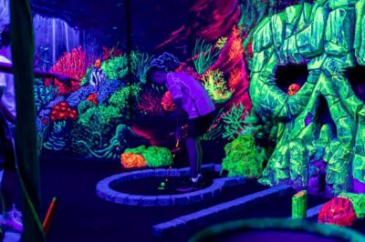 Aloha Amsterdam: 12-Hole Glow-in-the-Dark Mini-Golf