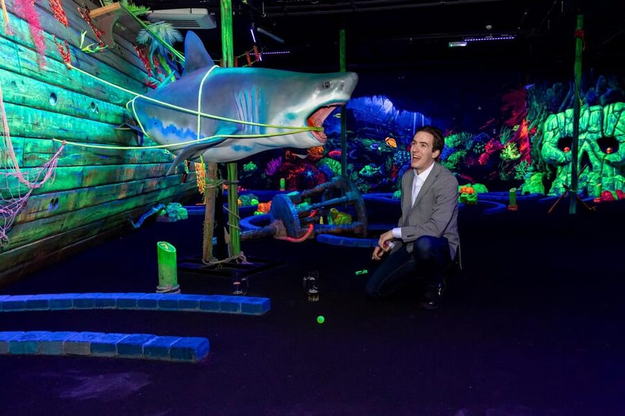 Aloha Amsterdam: 12-Hole Glow-in-the-Dark Mini-Golf - A few practical tips to enjoy it smoothly