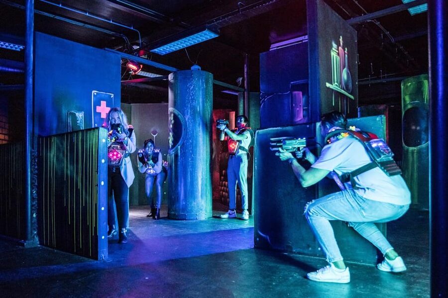 Aloha Amsterdam: Laser Tag Experience - The game moment: how it plays and why 20 players changes everything