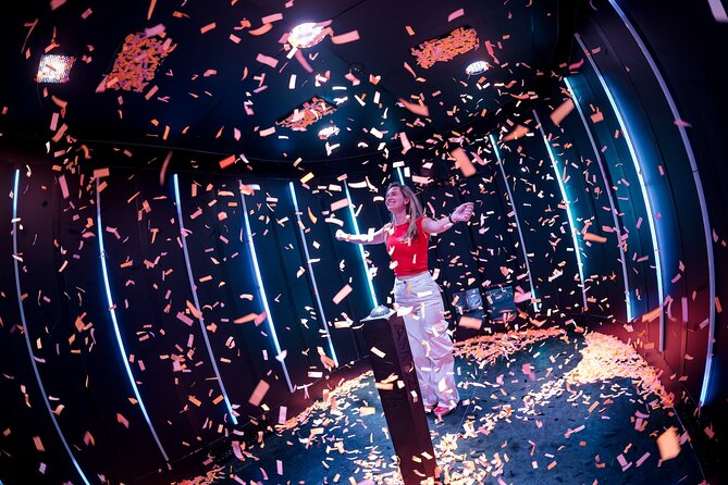 AMAZE Amsterdam: Immersive Audiovisual Experience - Rules that affect your comfort: smoke, epilepsy, smoke again, and cameras
