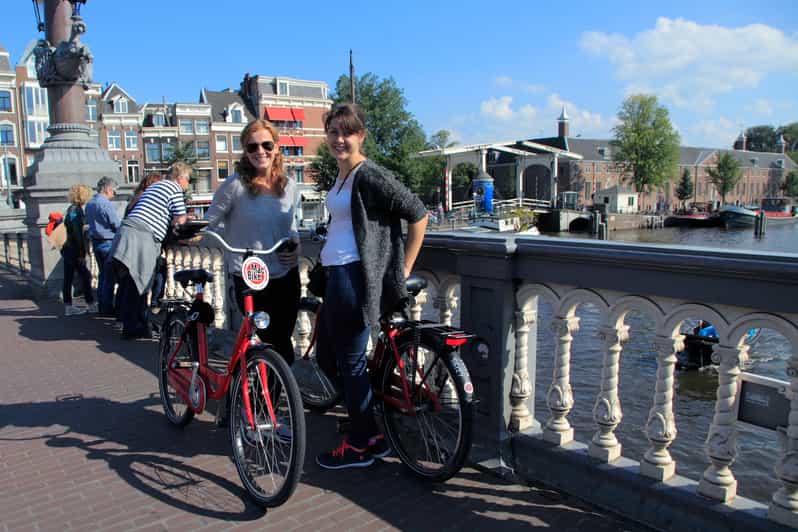 Amsterdam: 1/3-Hour or Full-Day Bike Rental with Lock - Canal cruising: why Amsterdam looks better at bike speed