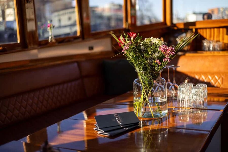Amsterdam: 1.5-Hour High-End Morning Breakfast Canal Cruise - Morning Peace on the Water: Timing and Heated-Boat Comfort