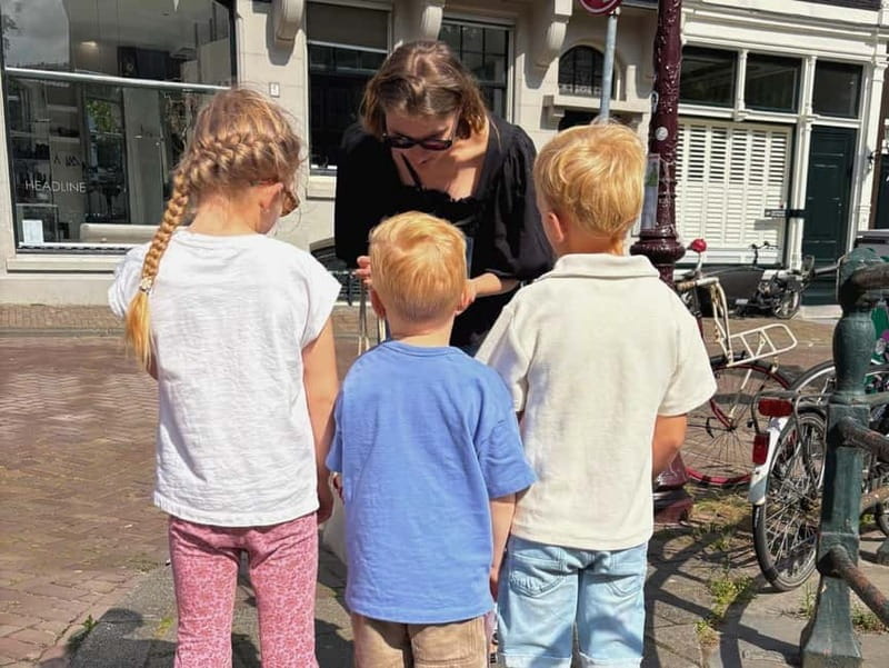 Amsterdam: 1,5-hour Interactive Kids Tour in the City - Torensluis Bridge and the in-between clue stops