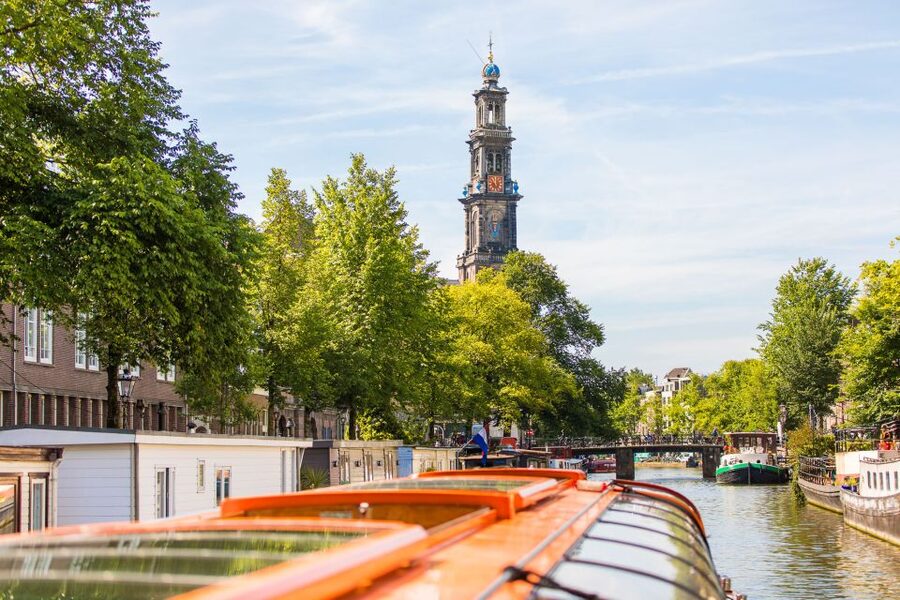 Amsterdam 1-Hour Canal Cruise and Ripley’s Believe it or Not - A One-Ticket Plan: Canals Plus Ripley’s Oddities