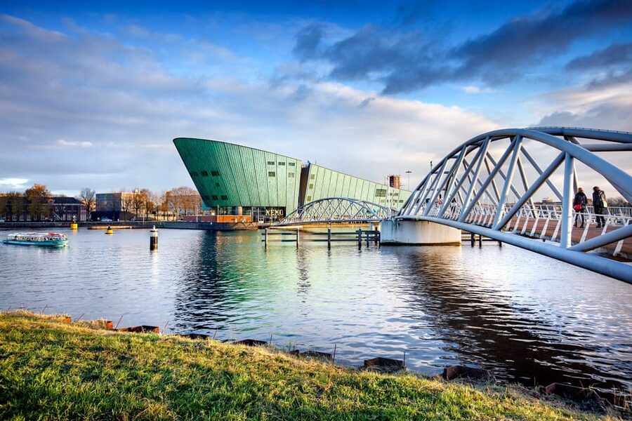 Amsterdam: 1-Hour Canal Cruise & NEMO Science Museum - What You See on the Water: Canal Belt Landmarks and Golden Age Details