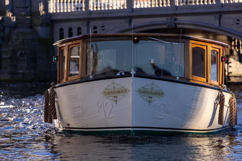 Amsterdam: 2-Hour Luxury Canal Cruise with Snacks & Drinks - Timing tip: daylight views versus evening lights