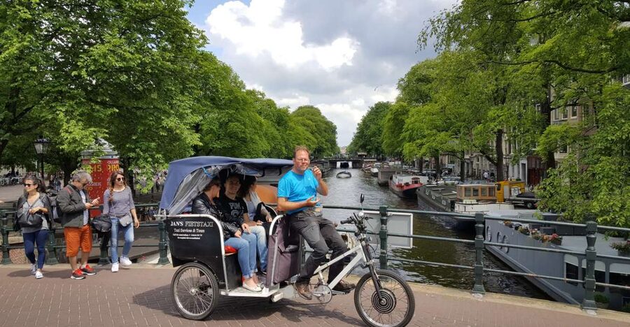 Amsterdam: 2-Hour Sightseeing Tour by Rickshaw - The Rickshaw Ride: Comfortable, Eco-Friendly, and Surprisingly Flexible