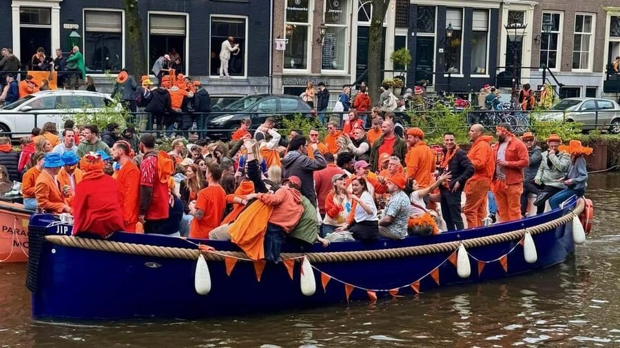 Amsterdam: 3 Hour Kings Day Boat Party with Unlimited Drinks - Price and Value: Is $128 Reasonable for This Kings Day Setup?