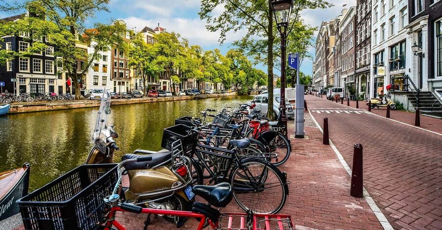 Amsterdam: 3-Hour Private Bike Tour of the City Center - Where You Start: Oosterdokskade 63A and Getting Your Bike Ready