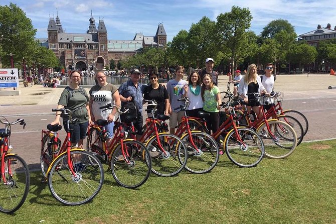 Amsterdam 3 hrs Bike Tour – live guide En/Fr/De/Nl/Sp - Starting Point Near the Water, Quick Setup, Then Off to the Jordaan