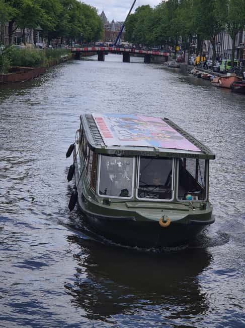Amsterdam: 420 Smoke-Friendly Boat Tour - A One-Hour Canal Float With the 420 Party Atmosphere