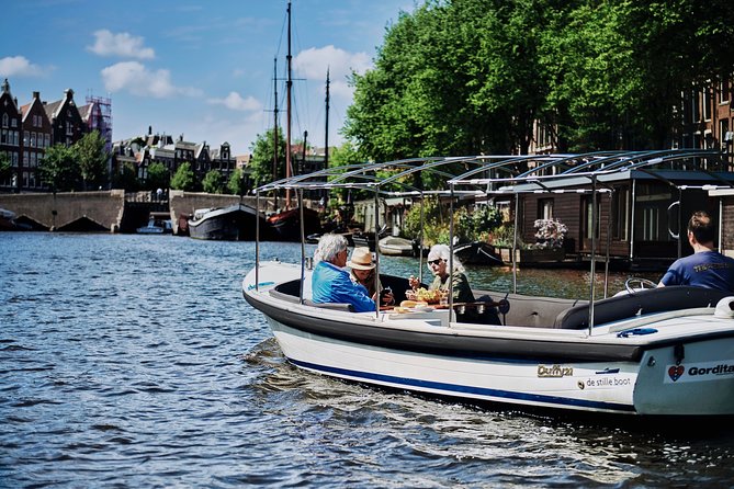 Amsterdam: 60-Minute Guided Private Canal Cruise with Drinks - Anne Frank House from the Prinsengracht, from the outside looking in