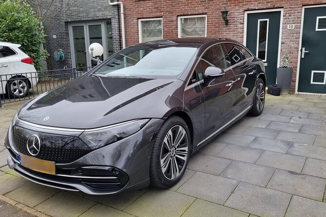 Amsterdam Airport & Non-Airport Private Transfer to City Center - Where your driver is waiting at AMS arrivals, and what to do when you do not see them