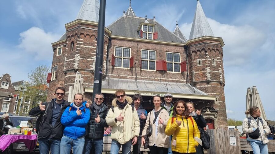 Amsterdam All In One Tour Walking Tour - Route reality: 2 hours, 2 to 3 km, and no pause for snacks