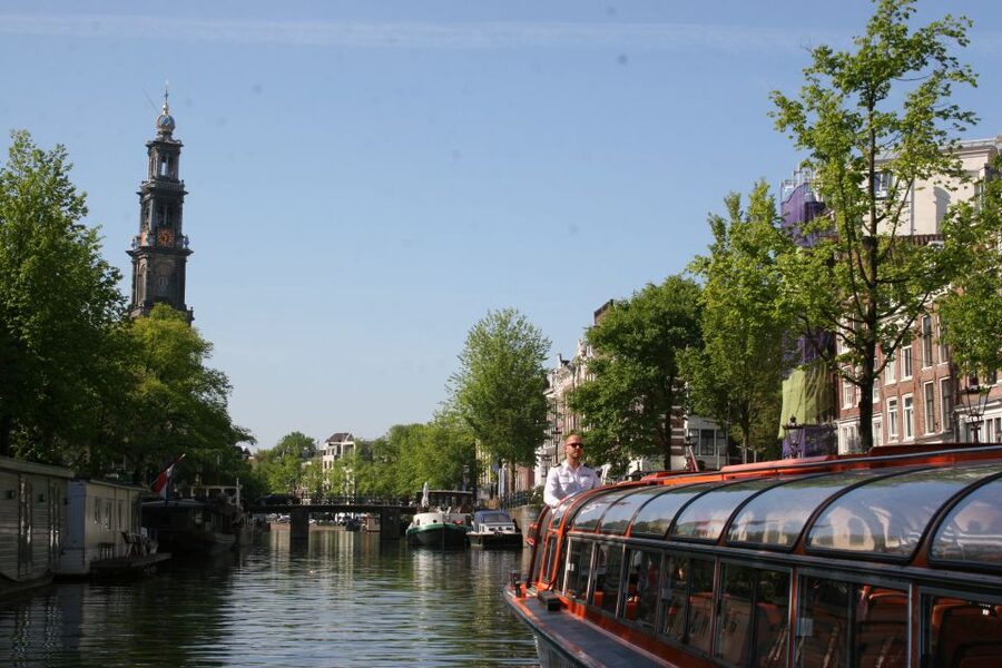 Amsterdam: Amsterdam Dungeon and Canal Cruise Entry Ticket - Timing: how your Dungeon slot and cruise fit together