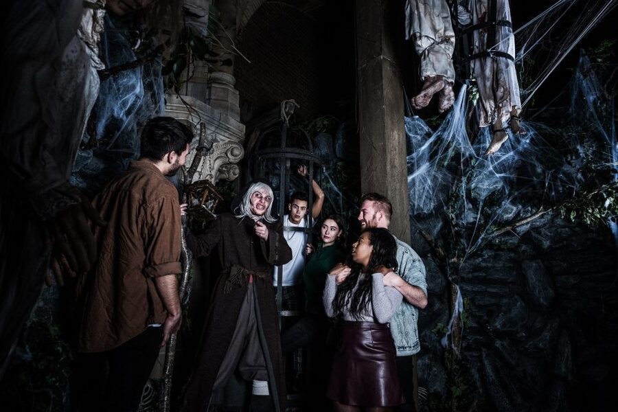 Amsterdam: Amsterdam Dungeon and Canal Cruise Entry Ticket - Group size and vibe: small group helps