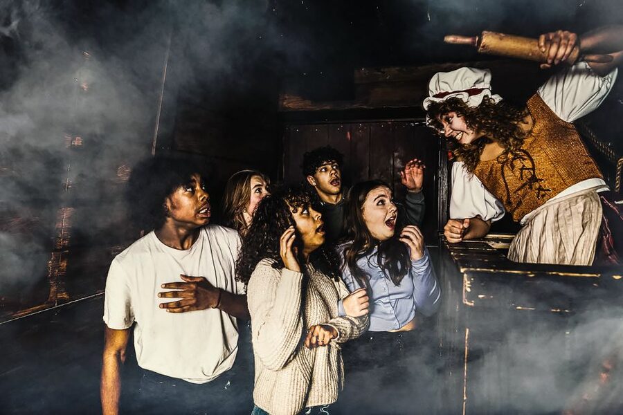 Amsterdam: Amsterdam Dungeon Entrance Ticket - Audience participation, cages, and how not to get overwhelmed