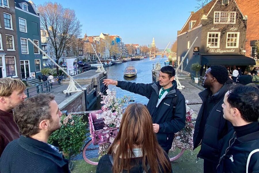 Amsterdam: Anne Frank Guided Small Group Walking Tour - De Silveren Spiegel and the Power of “Small” Locations