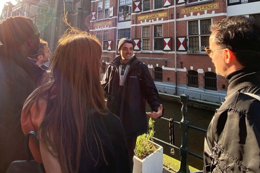 Amsterdam: Anne Frank Guided Small Group Walking Tour - Meeting Point at Beursplein 5, the Bronze Bull, and a Smooth Start