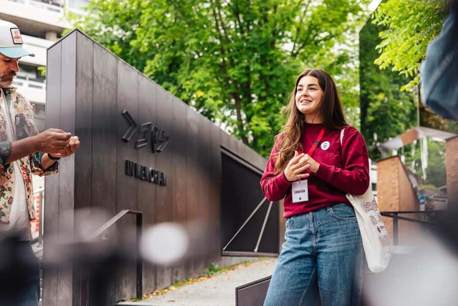 Amsterdam: Anne Frank Guided Walking Tour in DE/EN/IT/ES - Key moments that make this tour worth your time