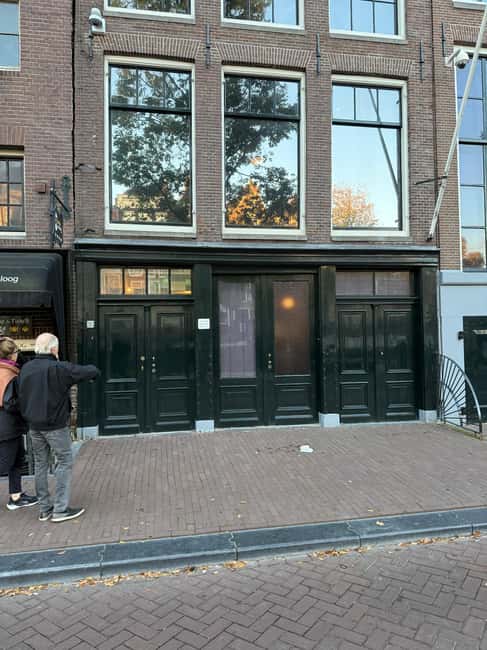 Amsterdam: Anne Frank History Walking Tour - Included Extras: Stroopwafel, and Optional Audio on Your Phone