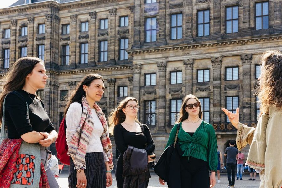 Amsterdam: Anne Frank Tour, Jewish Museum & Synagogue Ticket - The Anne Frank walking tour: turning WWII into walkable context