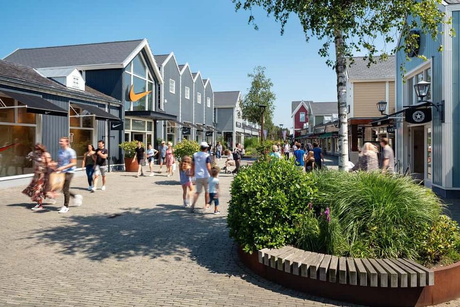 Amsterdam: BataviaStad Fashion Outlet Ultimate Shopping Tour - Key Highlights to Know Before You Go
