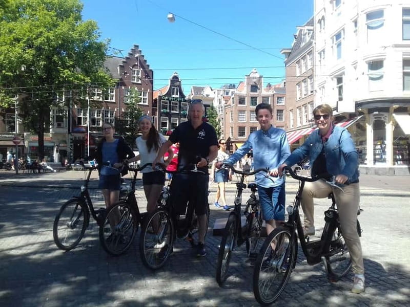 Amsterdam bike tour with a French-speaking guide local! - Key things to know before you pedal