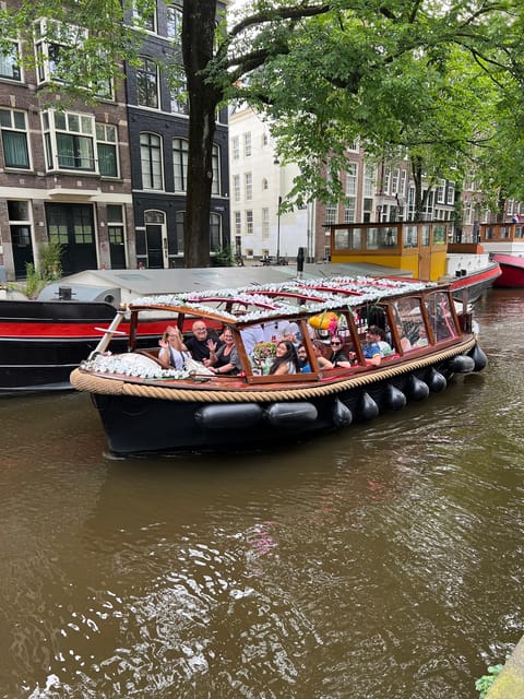 Amsterdam: Boat Tour with Optional Unlimited Drinks - Key highlights at a glance
