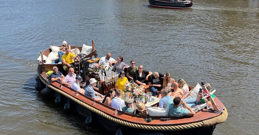 Amsterdam: Boat Tour with Optional Unlimited Drinks - Should you book this Amsterdam unlimited drinks boat tour?