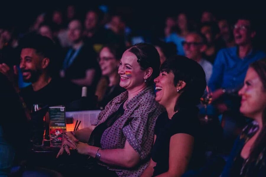 Amsterdam: ‘Boom Chicago’ English Comedy Show - Arrival plan: how to time your night for the best experience