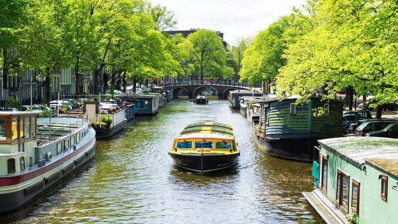 Amsterdam: Burger Cruise - Burgerbar & Canal Cruise - Price and Value: What $41 Buys You on This Canal Night