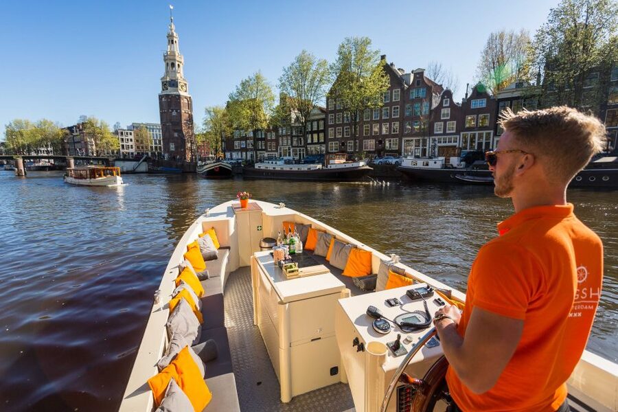 Amsterdam: Canal Belt Private Beer Boat Tour - Small details that can make or break the experience