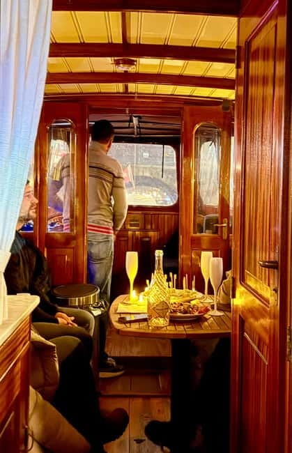 Amsterdam Canal Boat Tour with Live Guide - Price Value at About $22 Per Person