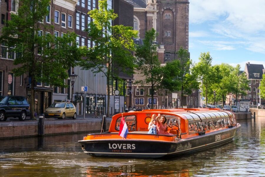 Amsterdam: Canal Cruise and Entrance to Xtracold Icebar - Where to Start the Canal Cruise, and Why It Matters