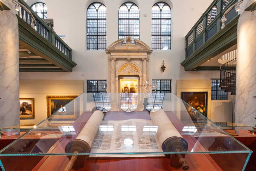 Amsterdam: Canal Cruise and Jewish Cultural Quarter Tickets - Meeting Points You Should Pin on Your Map