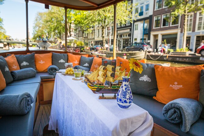 Amsterdam Canal Cruise in Classic Salon Boat With Drinks and Cheese - Why this Amsterdam canal cruise works when you have limited time