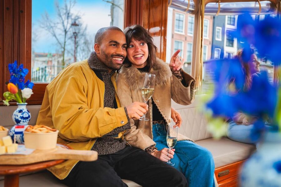 Amsterdam: Canal Cruise with Bubbles & Bites - Timing, Getting On Board, and Group Setup
