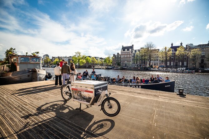 Amsterdam Canal Cruise with Live Guide and Two Drinks - UNESCO canal route and the Anne Frank House from the water