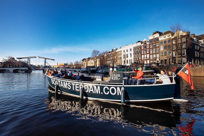 Amsterdam Canal Cruise With Live Guide and Unlimited Drinks - Why a short canal cruise beats wrestling through Amsterdam traffic
