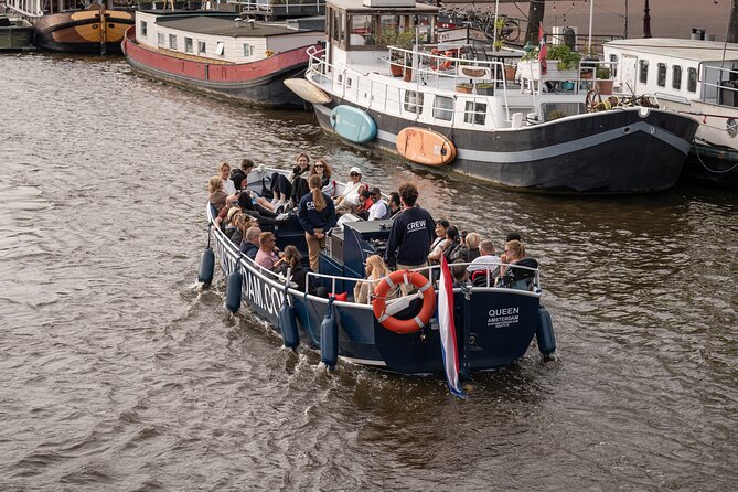 Amsterdam Canal Cruise with Live guide & Two drinks - Central St. - Who this cruise is best for